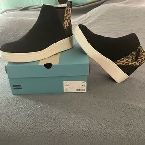 TOMS Jaime Black Suede/Leopard Print Sz 8.5 Barely used